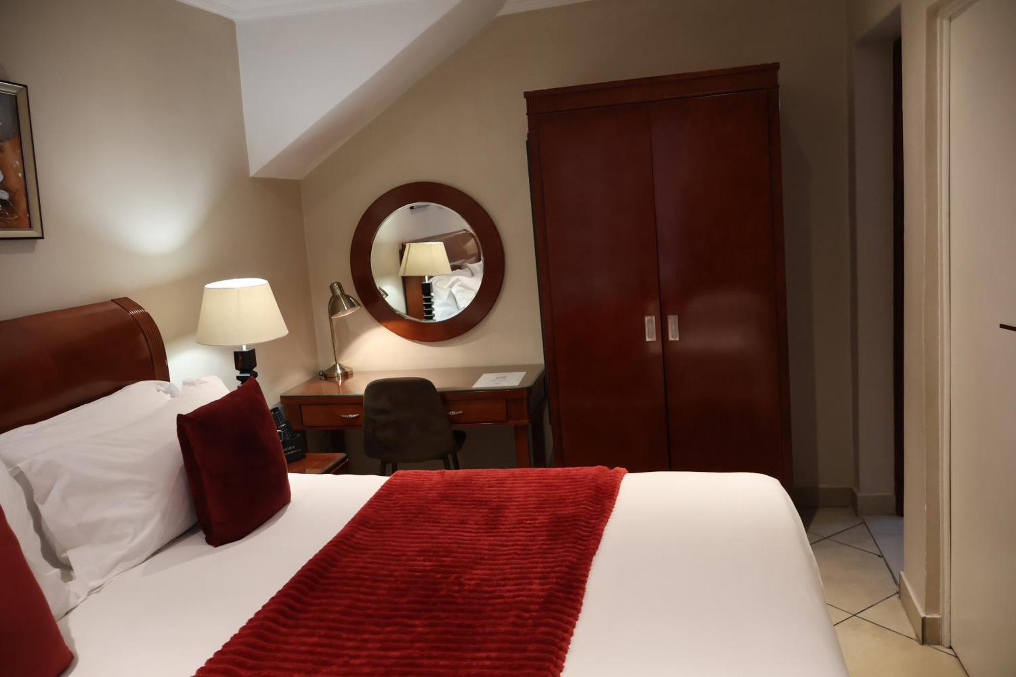 Lakeview Boutique Hotel & Conference Center Беноні Екстер'єр фото
