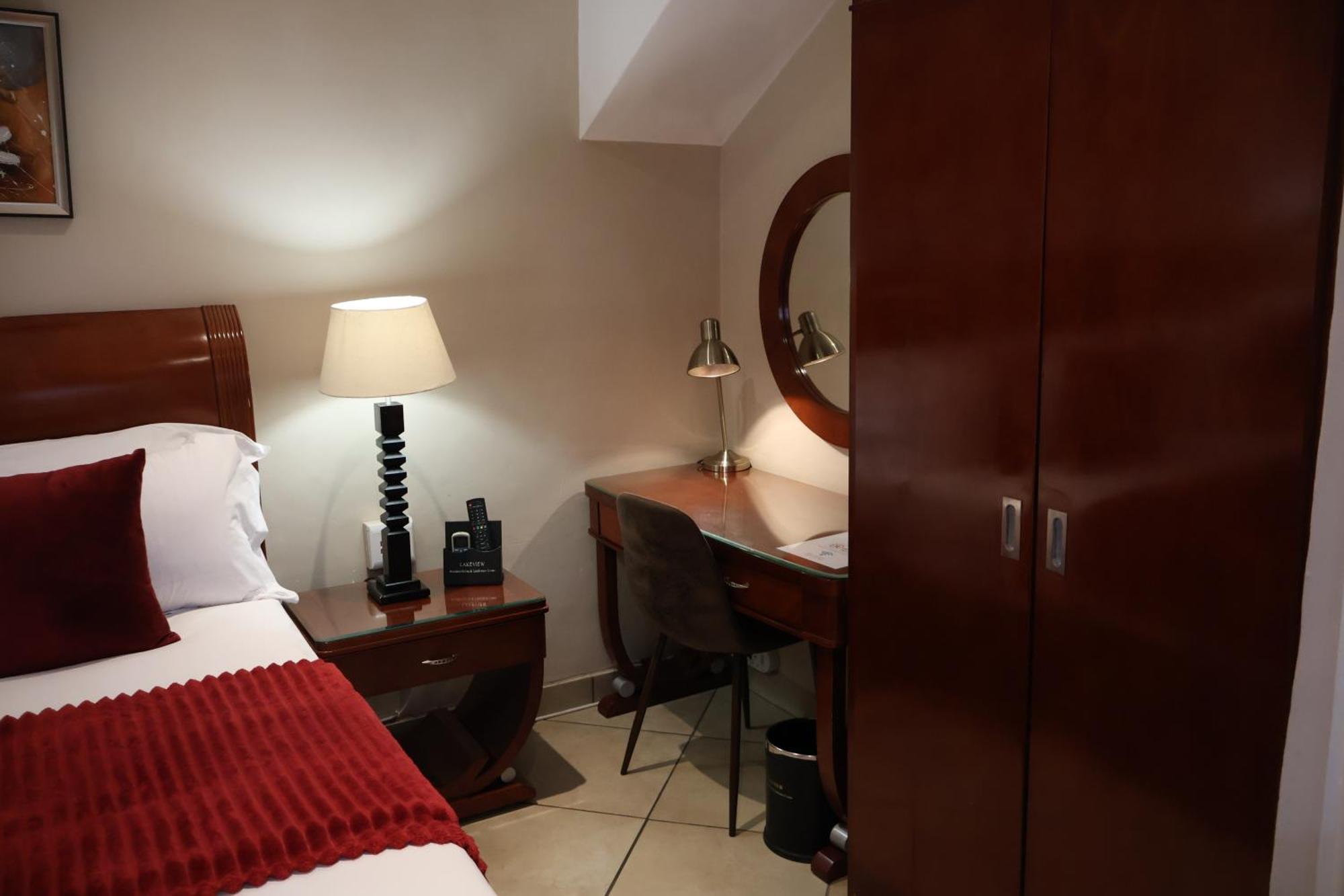 Lakeview Boutique Hotel & Conference Center Беноні Екстер'єр фото