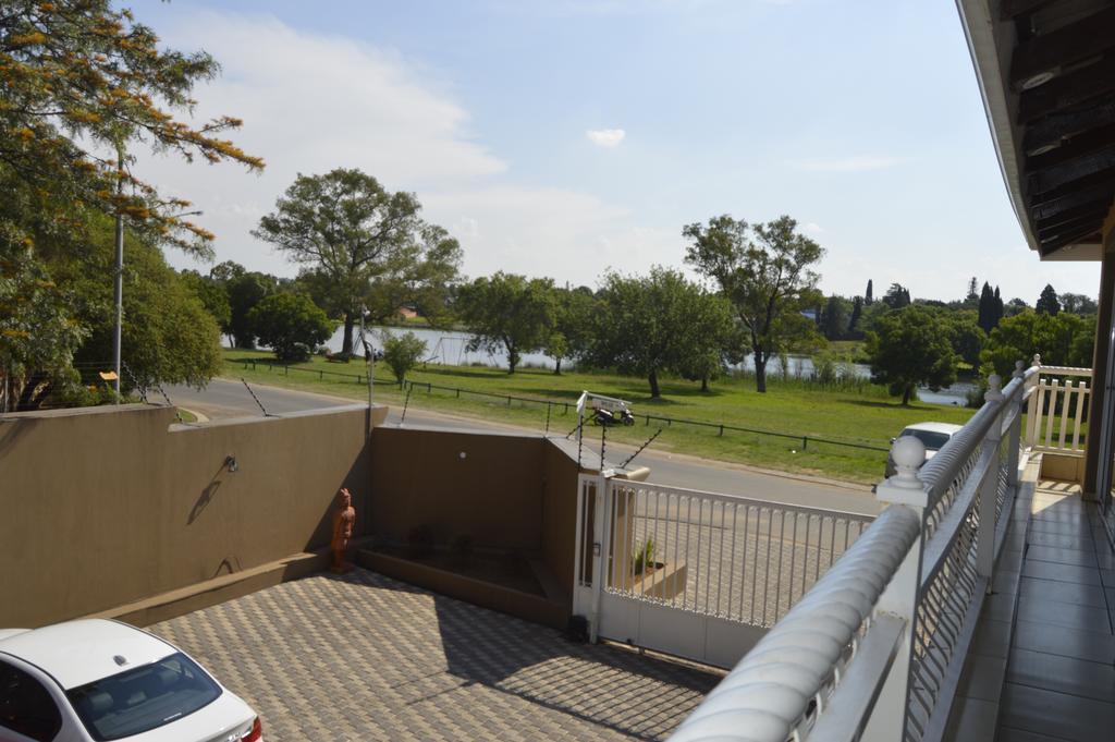 Lakeview Boutique Hotel & Conference Center Беноні Екстер'єр фото
